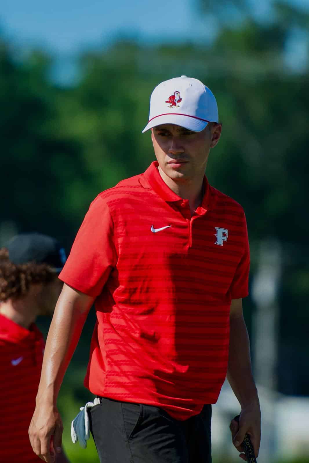Tomás García en el campo de golf